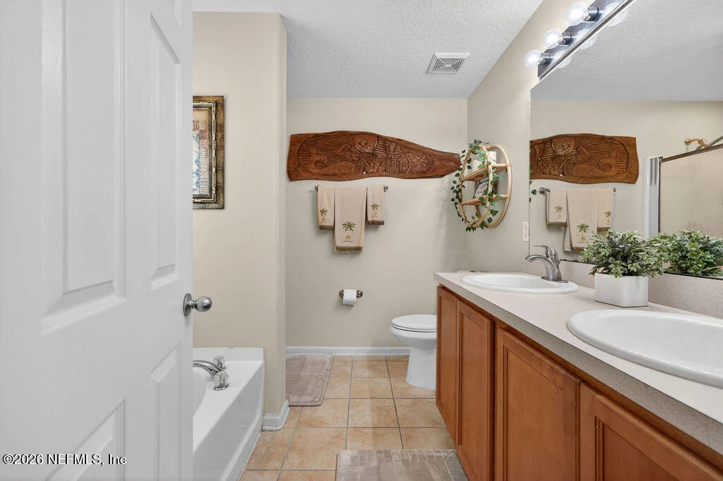 Photo of 504 KNOLLE Court