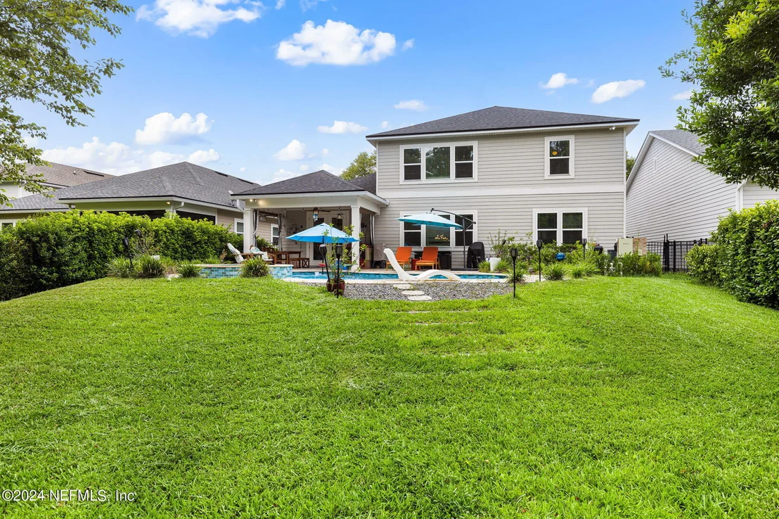 Photo of 387 PALISADE Drive