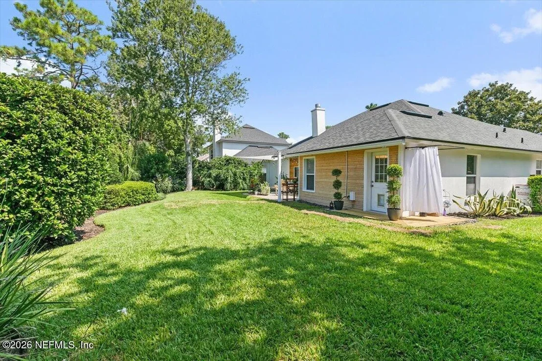 Photo of 525 SUNSET Drive