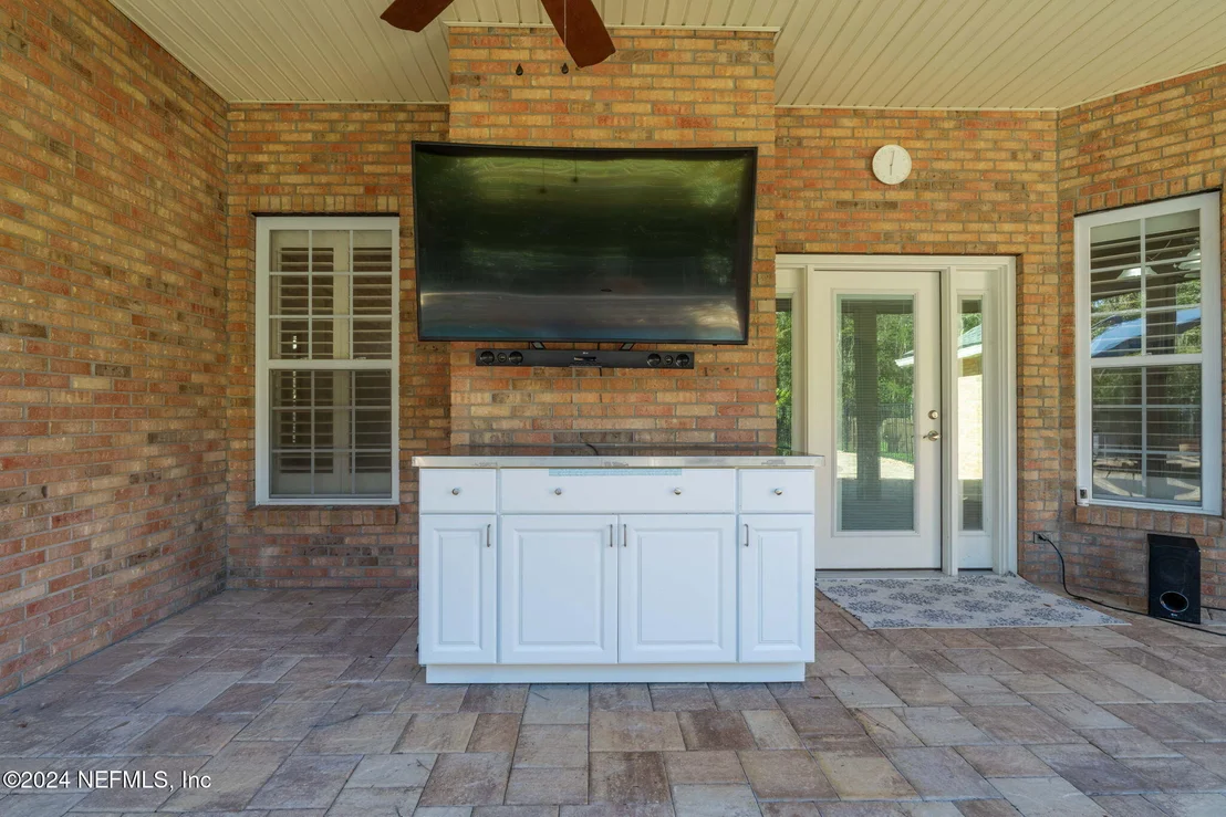 Photo of 44017 GREEN MEADOWS Lane