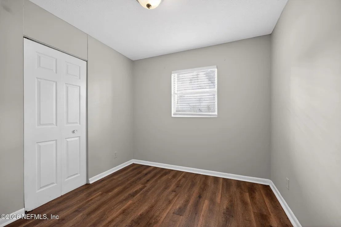 Photo of 8609 OAK LEAF Road