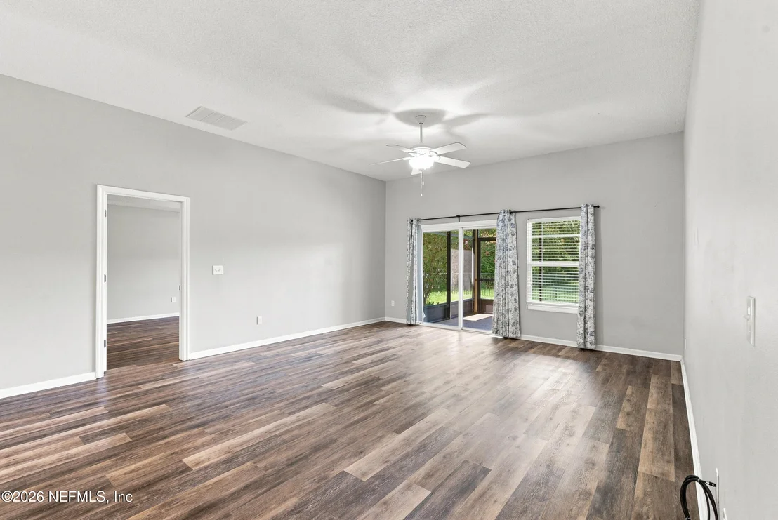 Photo of 285 W ADELAIDE Drive