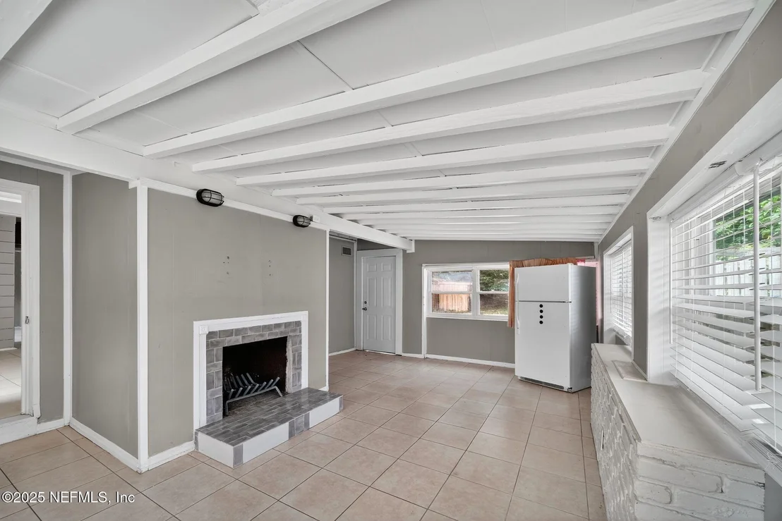 Photo of 10336 AGAVE Road