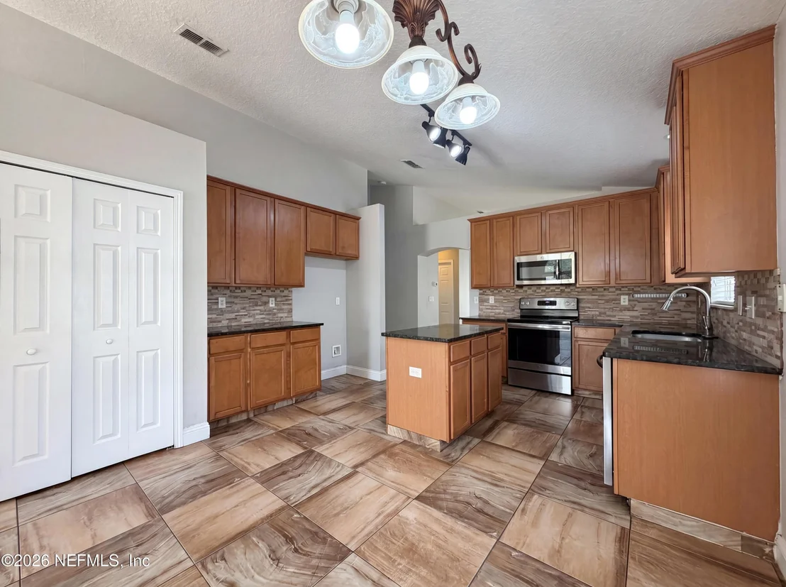 Photo of 617 BIRCHBARK Trail