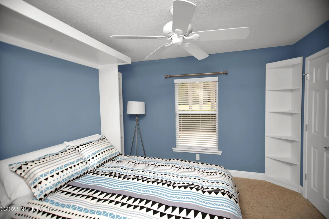 Photo of 944 OXFORD Drive