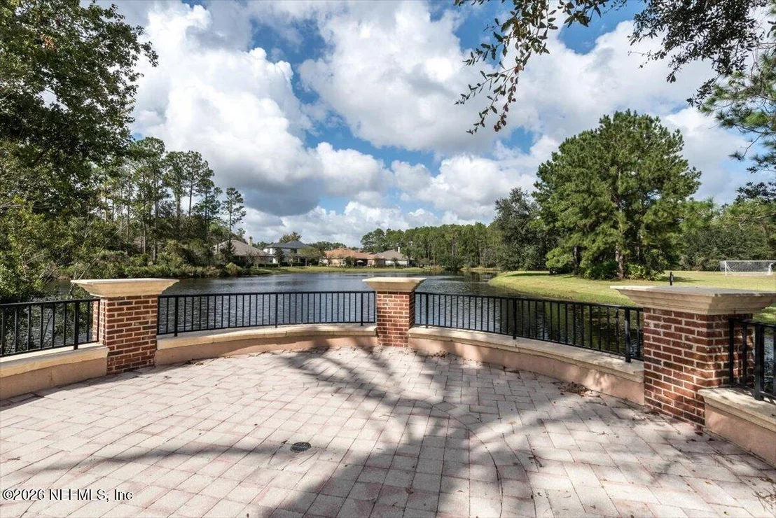 Photo of 240 ST JOHNS FOREST Boulevard
