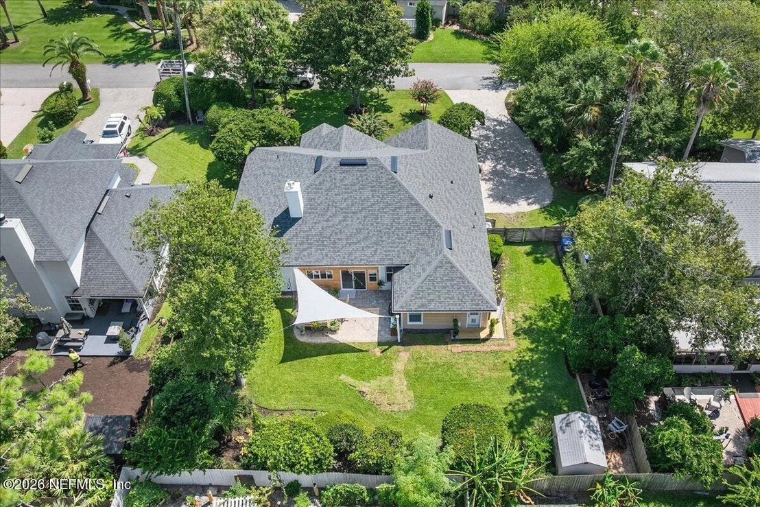 Photo of 525 SUNSET Drive