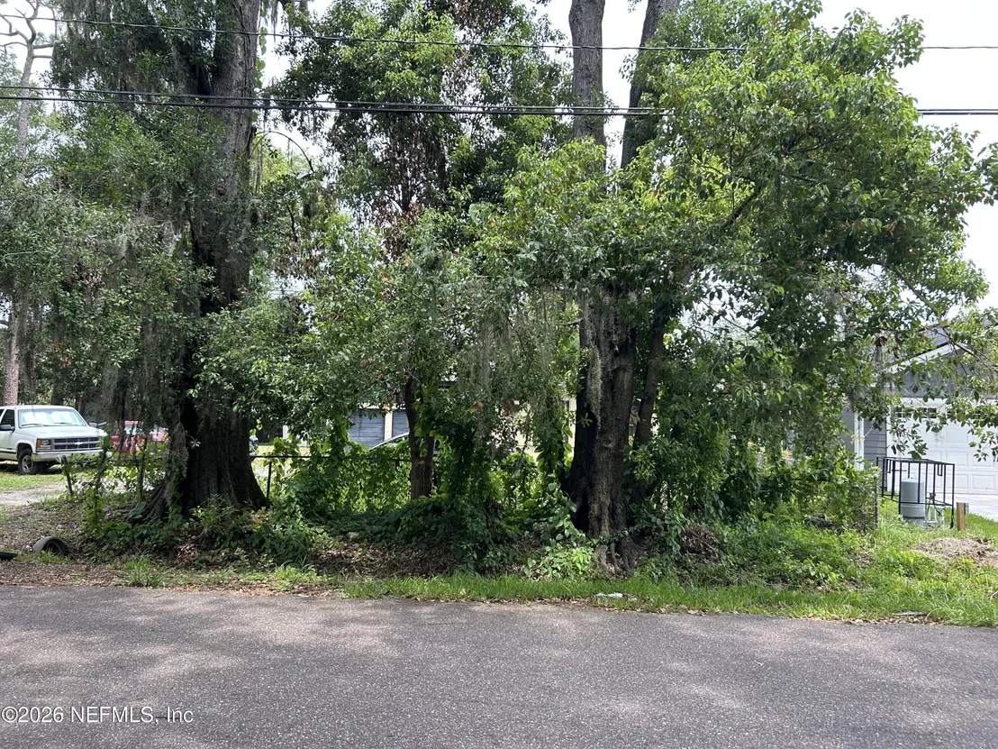 Photo of 5463 LEAMING Avenue