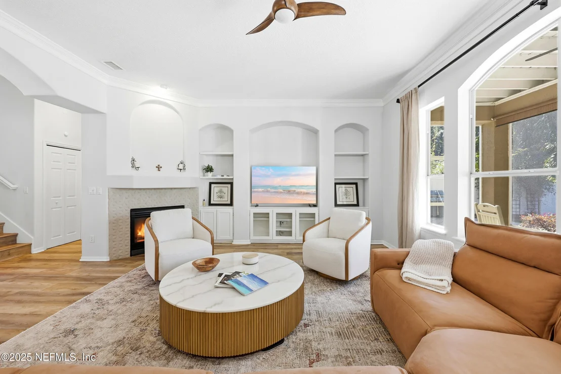 Photo of 537 DANDELION Drive