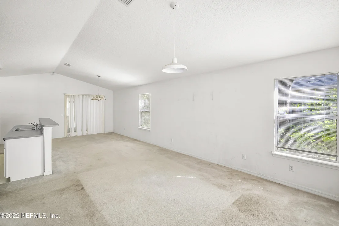 Photo of 232 NESMITH Avenue