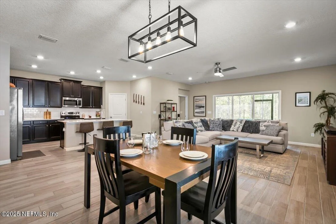 Photo of 9486 LOVAGE Lane