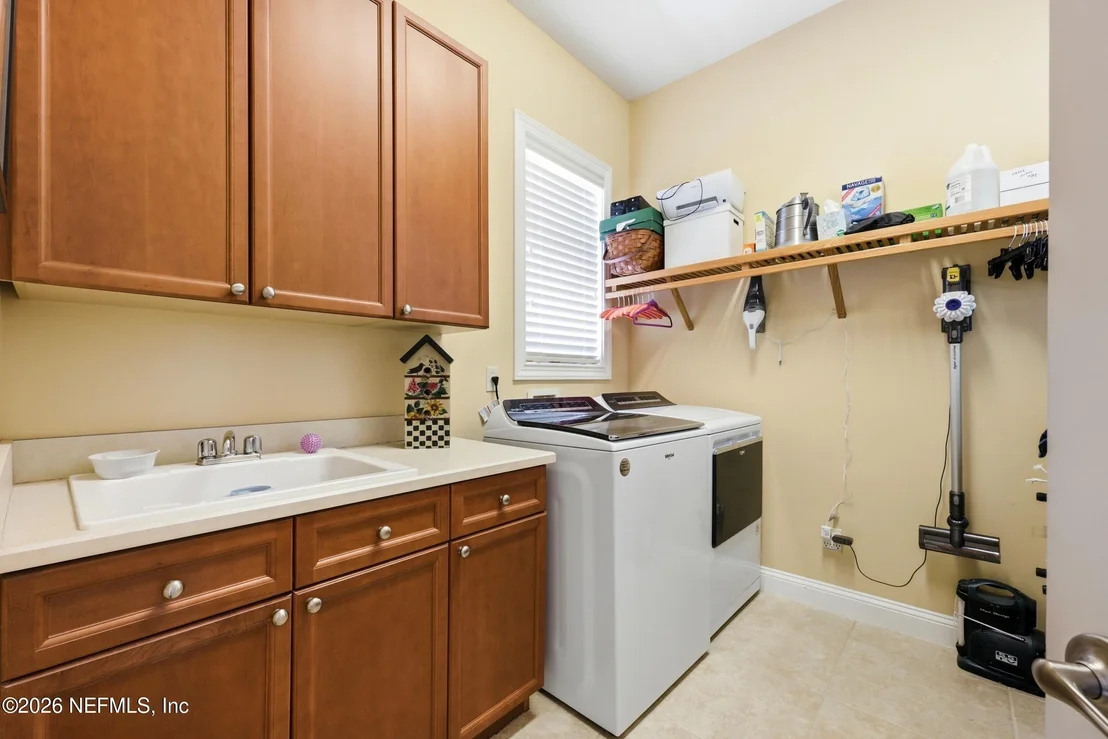 Photo of 286 VALE Drive