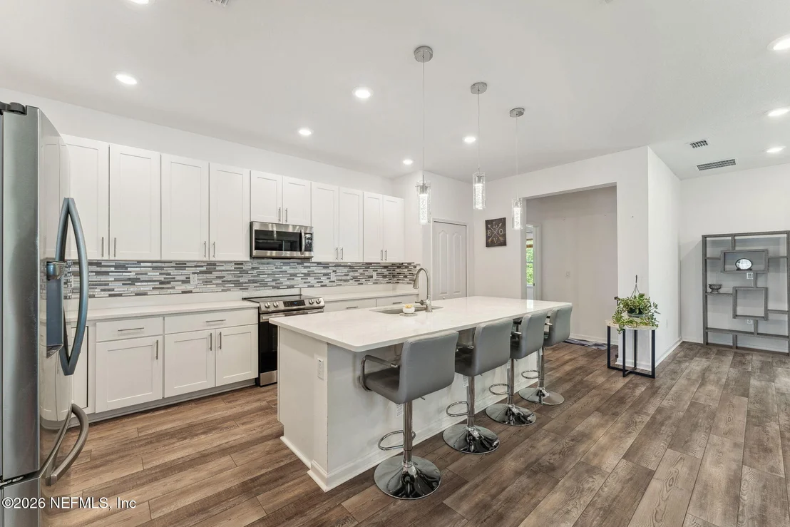 Photo of 120 OAKLEAF Way