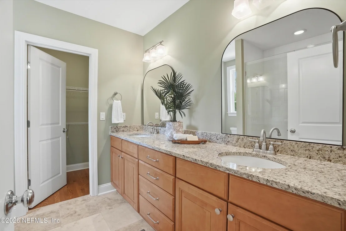 Photo of 1052 HOLLY Lane