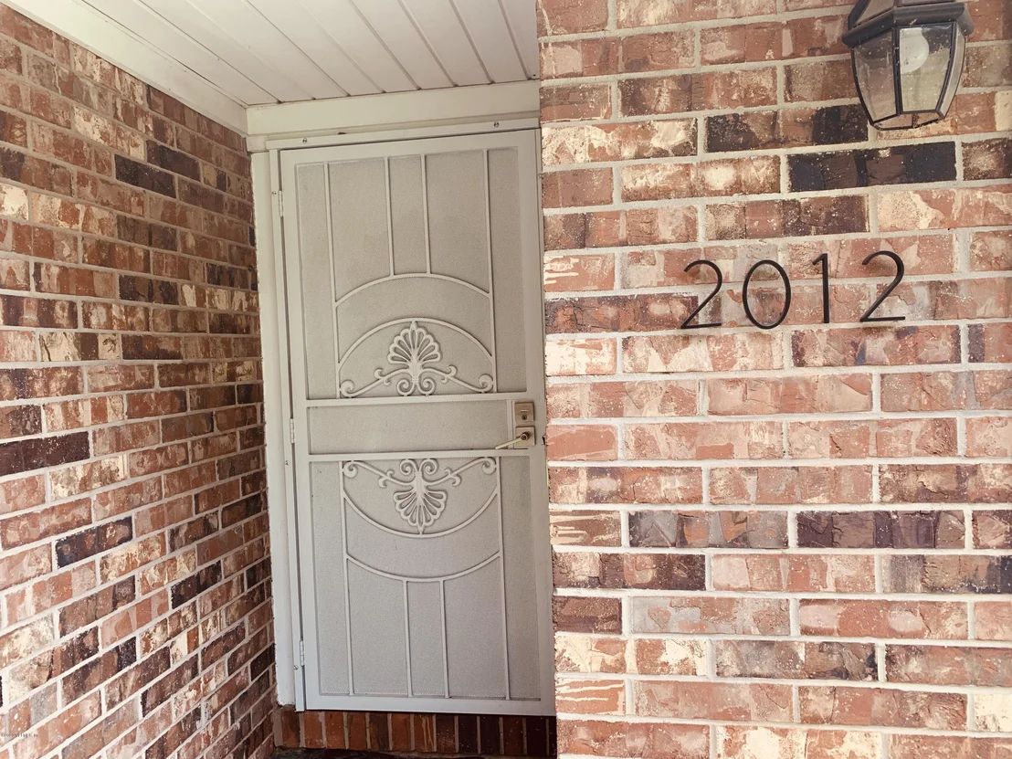 Photo of 2012 DELRAY Avenue