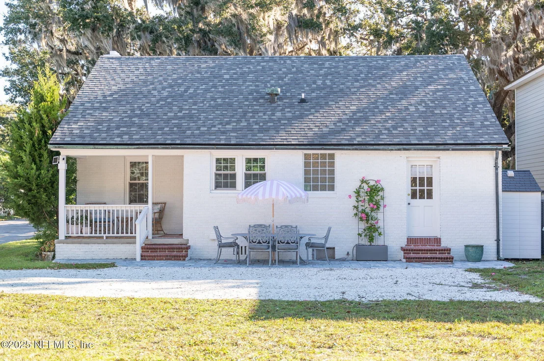 Photo of 42 MAGNOLIA Avenue