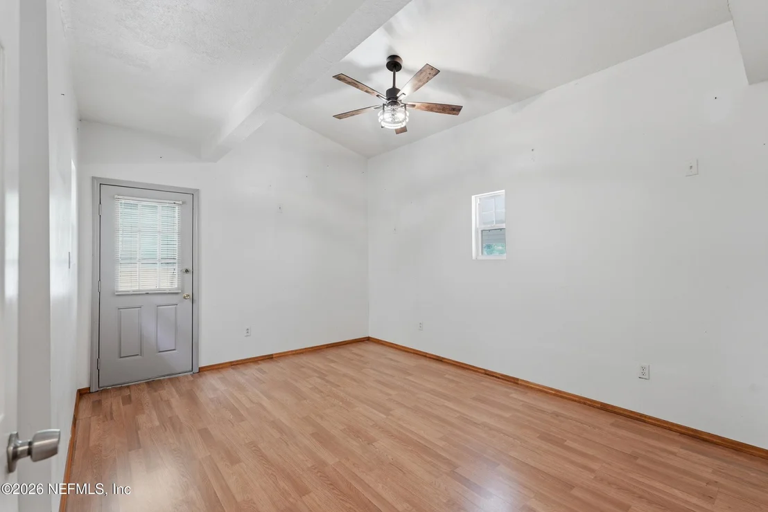 Photo of 246 AZALEA Avenue