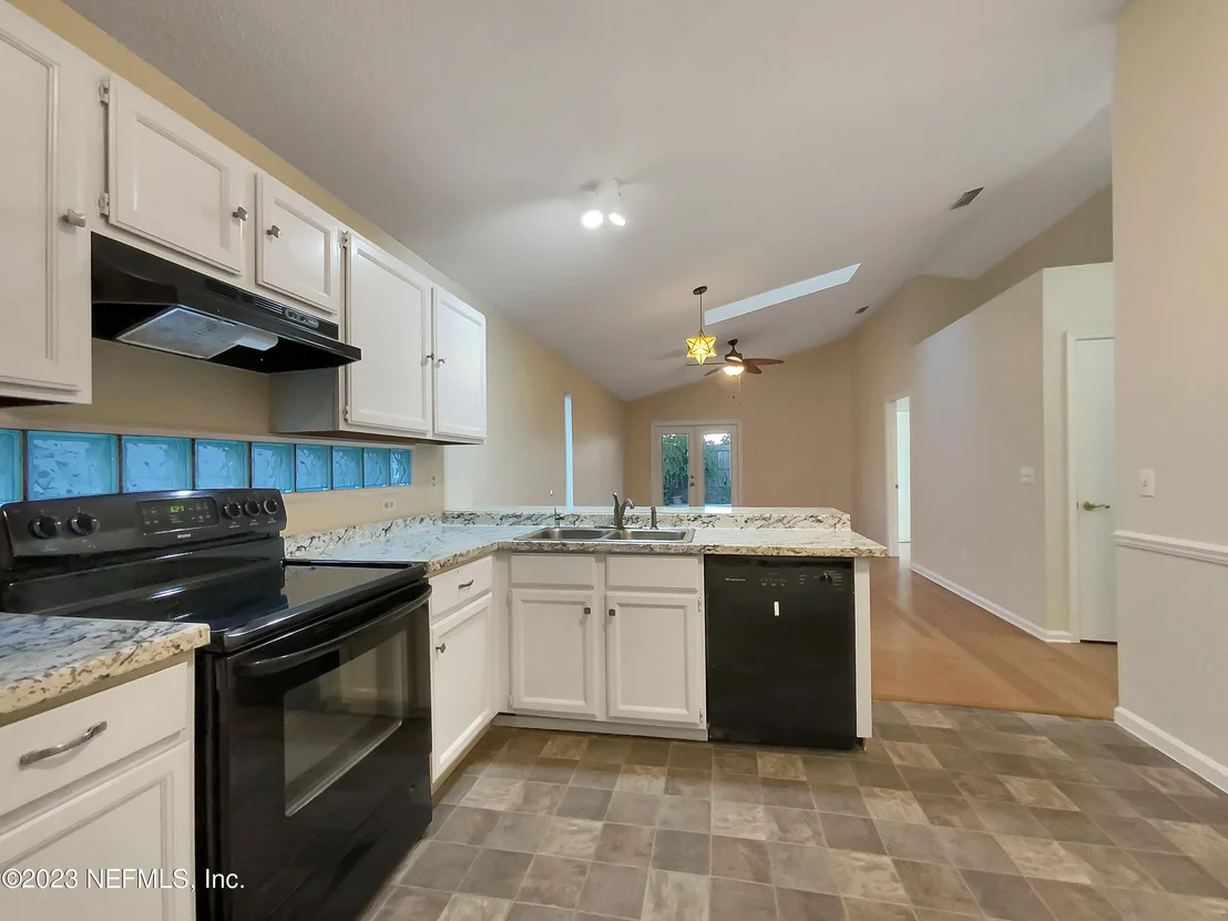 Photo of 85 NAUGATUCK Drive