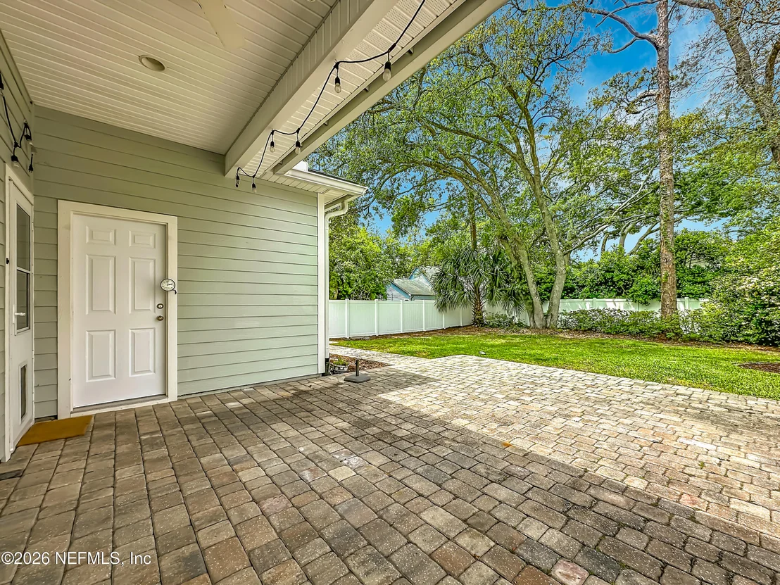 Photo of 3976 PALM Way