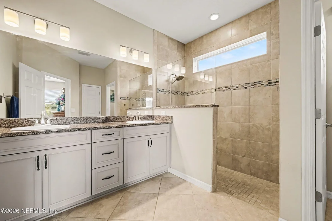 Photo of 43 LAGOON Way