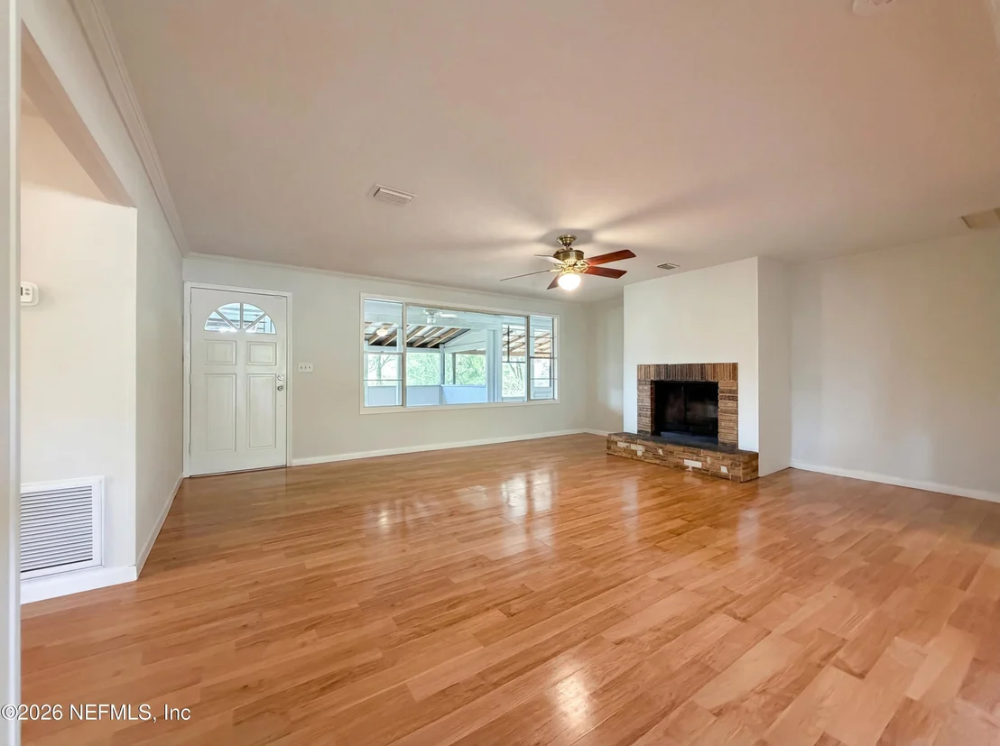 Photo of 6917 GATORBONE Road