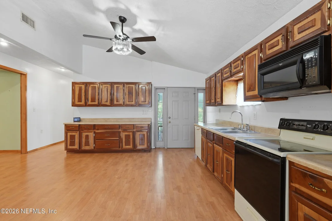 Photo of 246 AZALEA Avenue