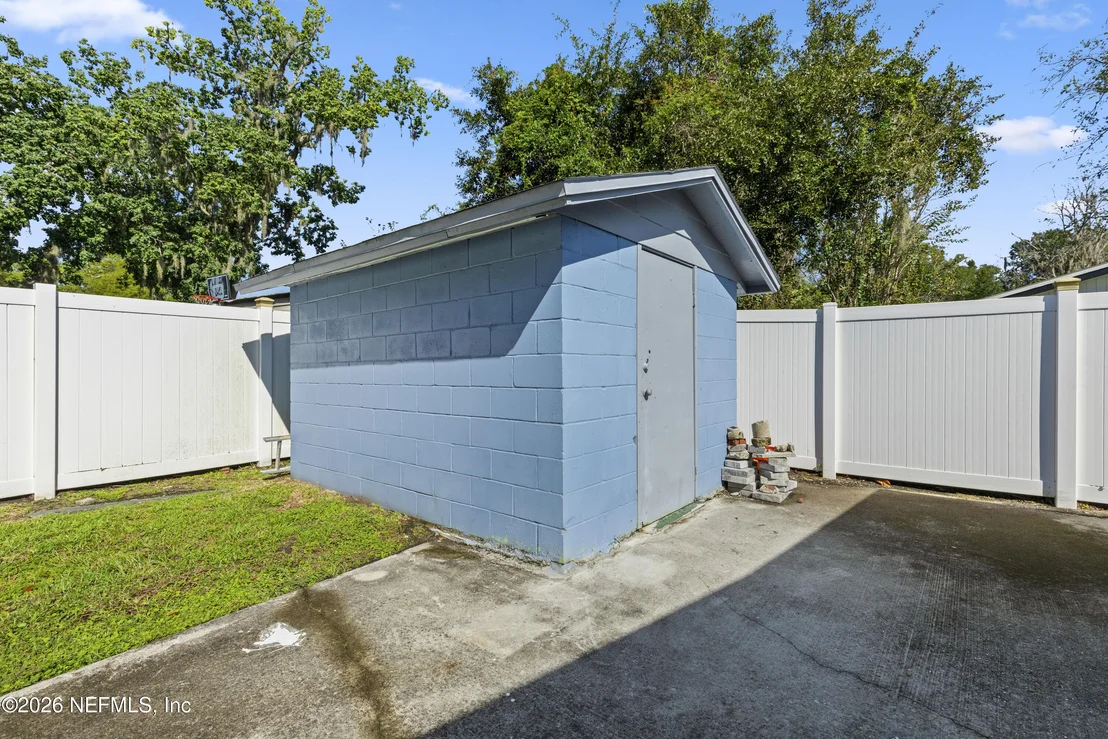 Photo of 9716 DEVONSHIRE Boulevard