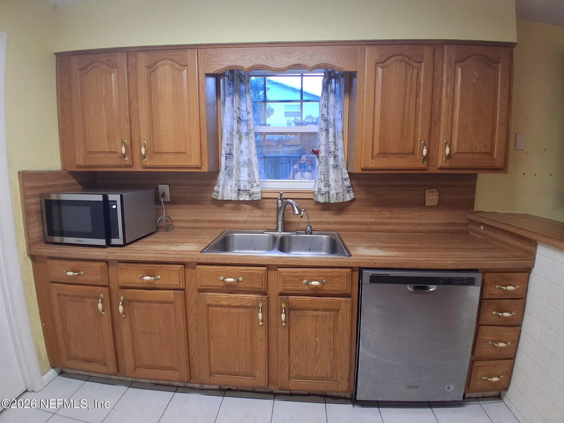 Photo of 320 LOBELIA Road