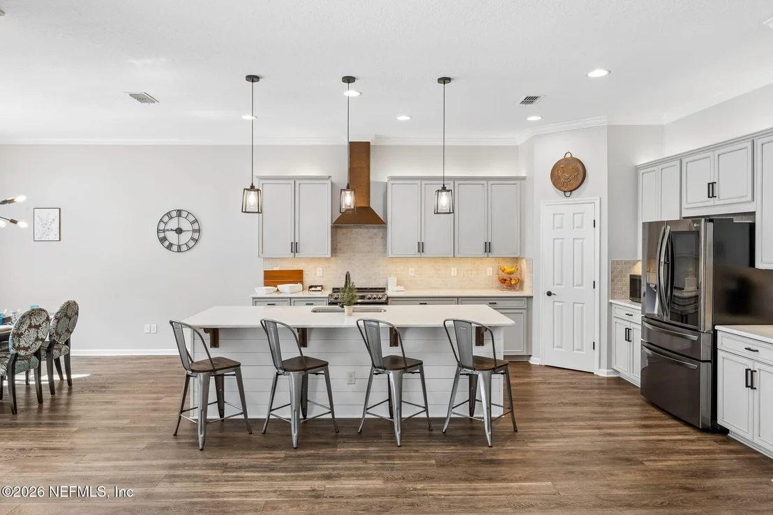 Photo of 225 CLOVERBROOK Road