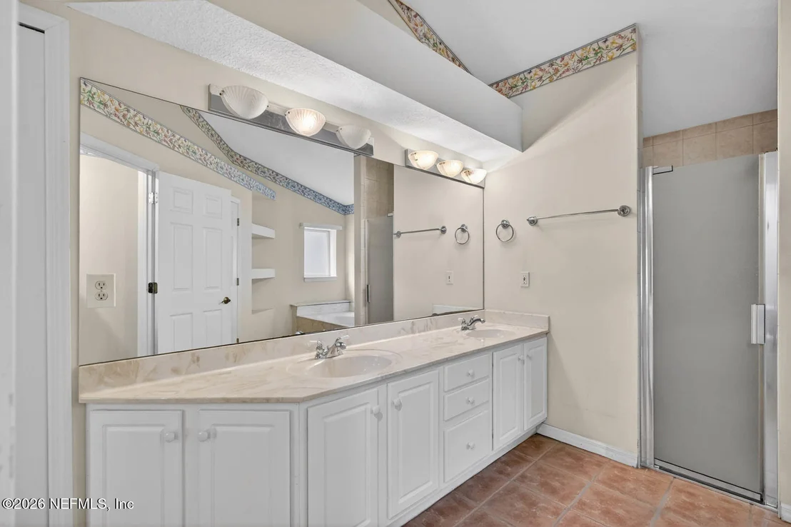 Photo of 3400 KINGS Road S