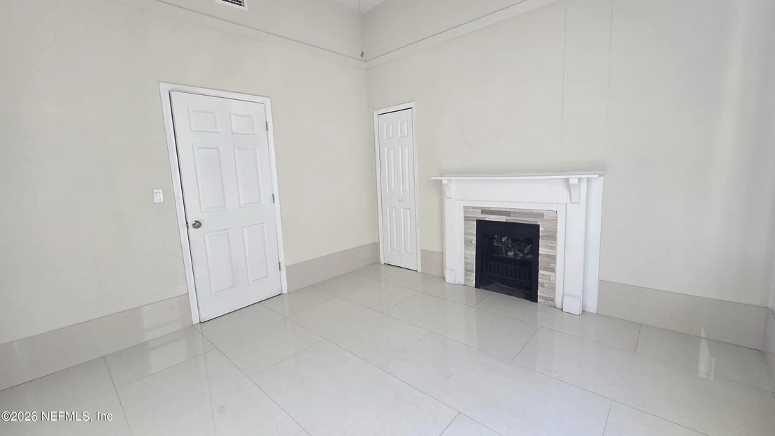 Photo of 1127 SPEARING Street