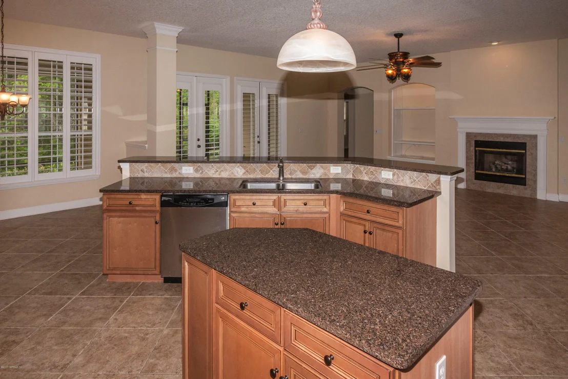 Photo of 171 LA MESA Drive