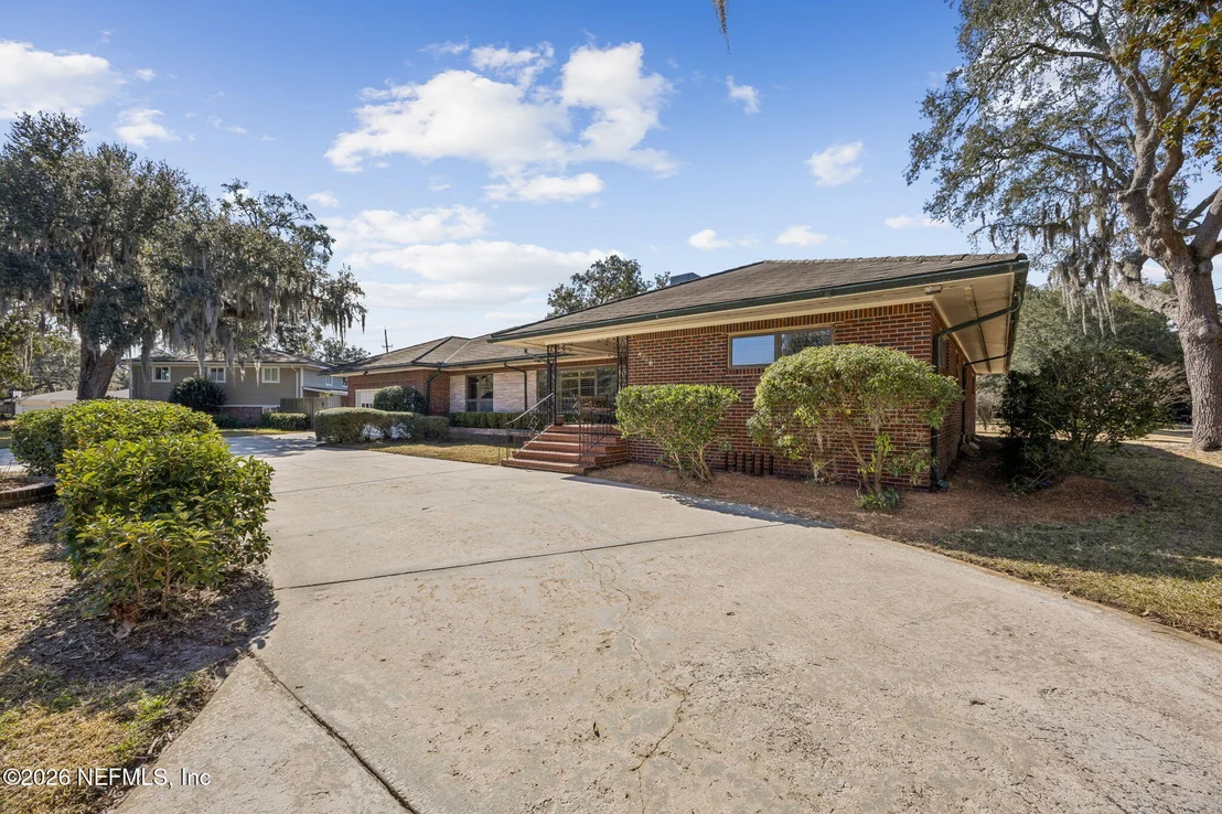 Photo of 4768 QUEEN Lane
