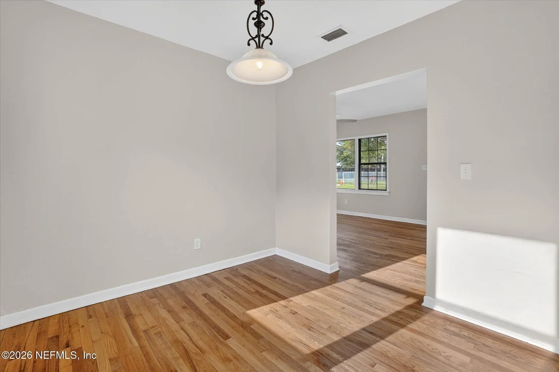 Photo of 2618 BAYVIEW Road