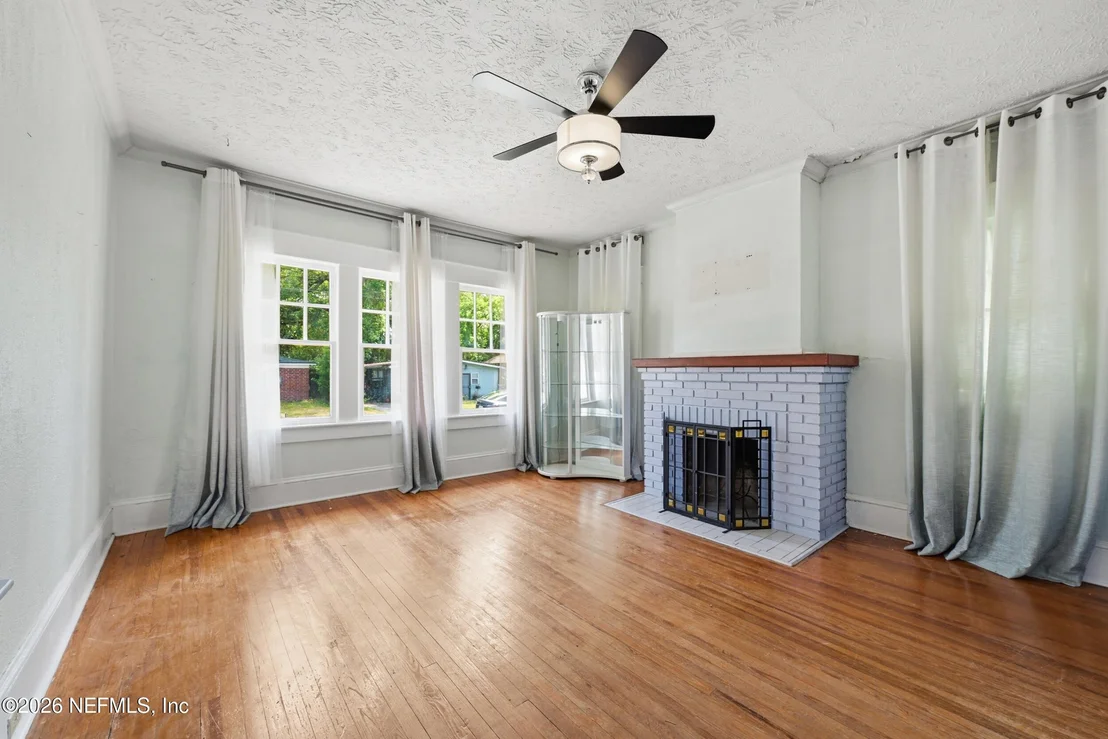 Photo of 3545 COLLEGE Place