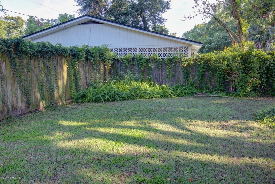 Photo of 5513 COMMERCE Street