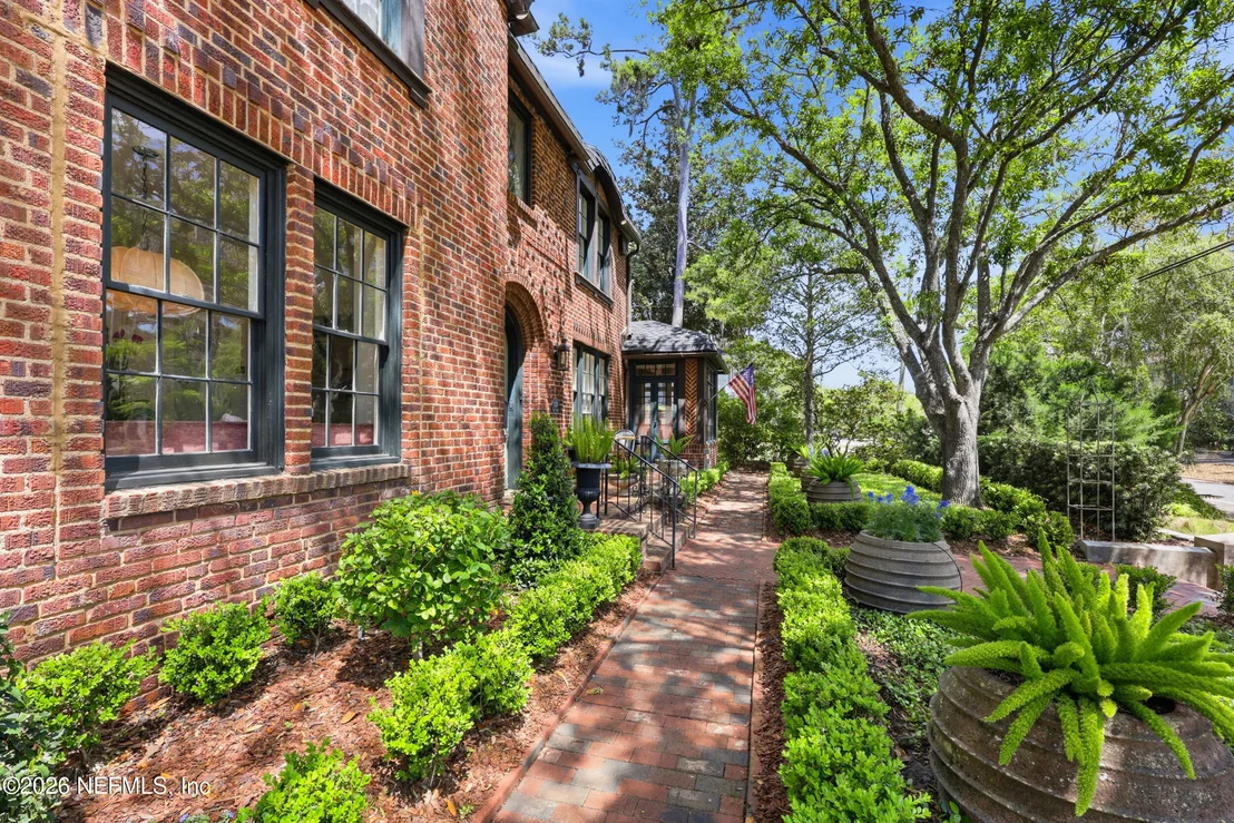 Photo of 3557 PINE Street