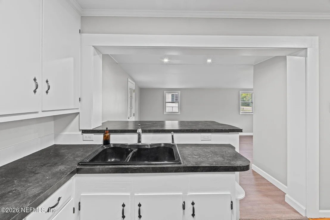 Photo of 215 HILLTOP Drive