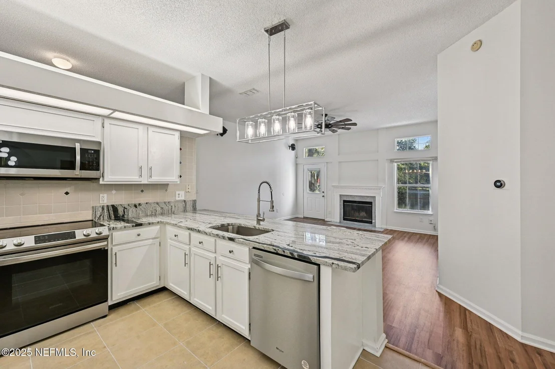 Photo of 208 HONEYSUCKLE Way