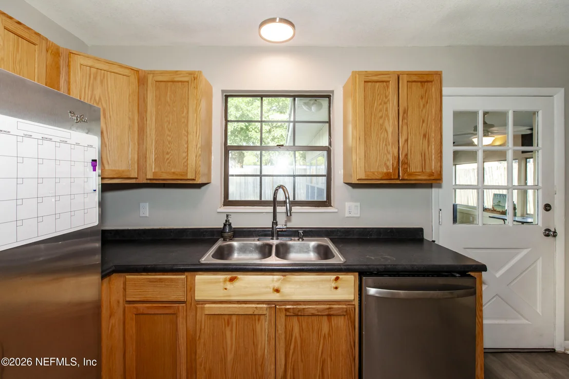 Photo of 2233 LA VALLE Drive