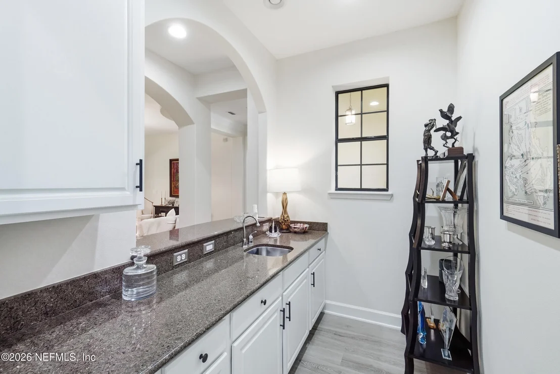 Photo of 804 STELLING Court