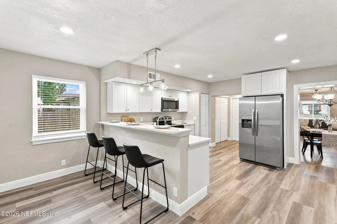 Photo of 517 NIGHTINGALE Road
