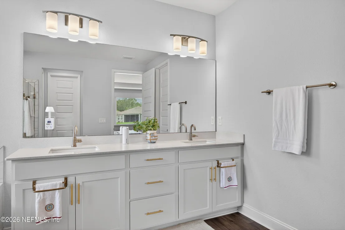 Photo of 85491 FALL RIVER Parkway