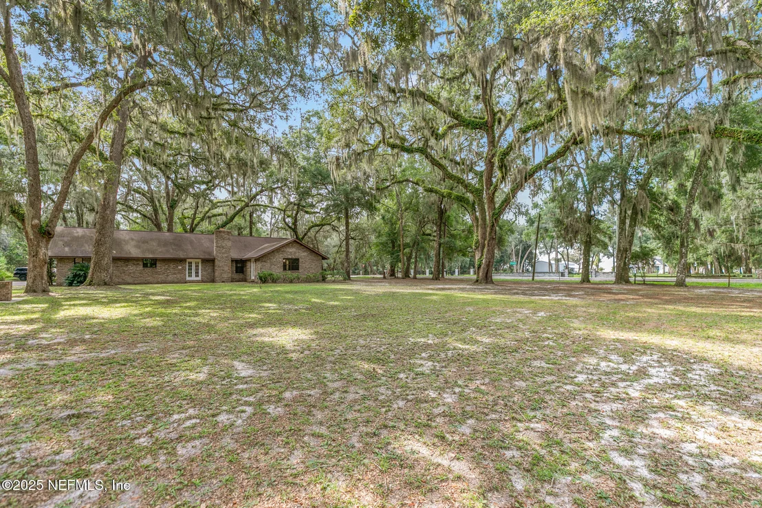 Photo of 1885 RIVER OAKS Drive