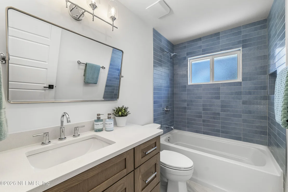 Photo of 806 CHERRY Street