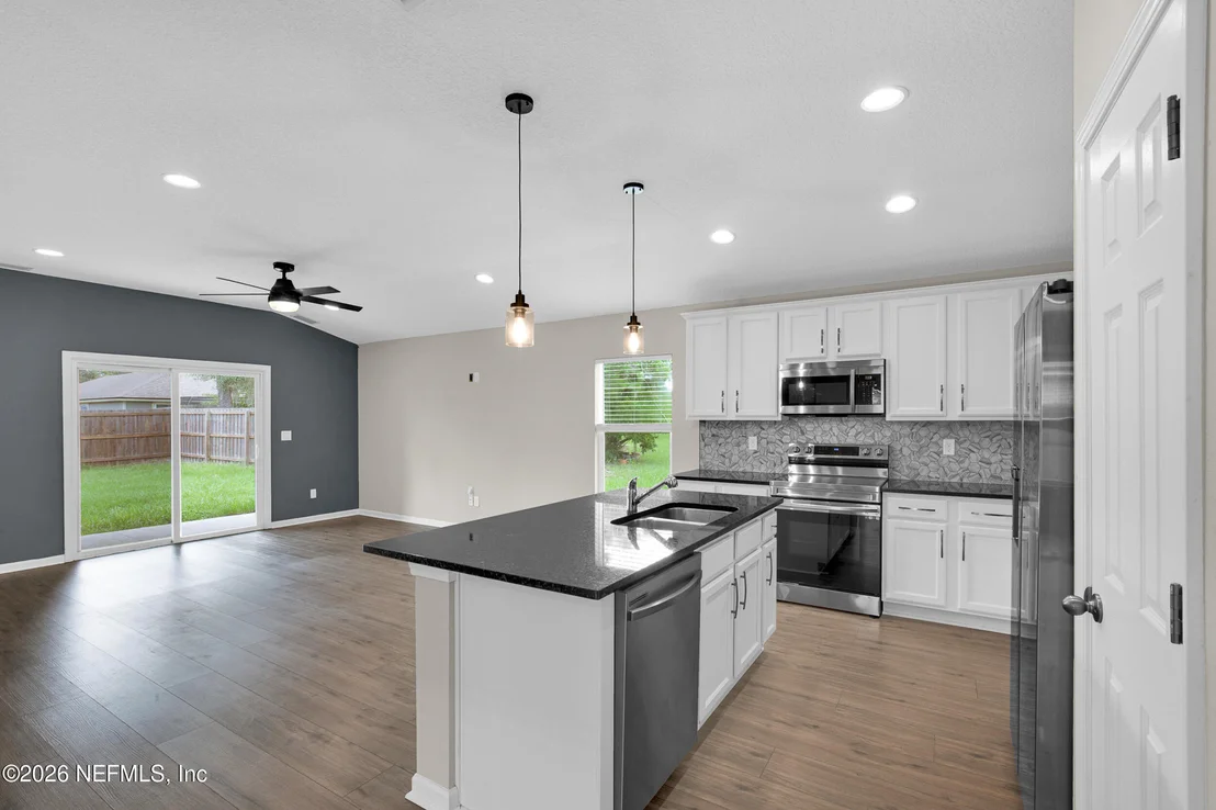 Photo of 1025 FLOYD Street