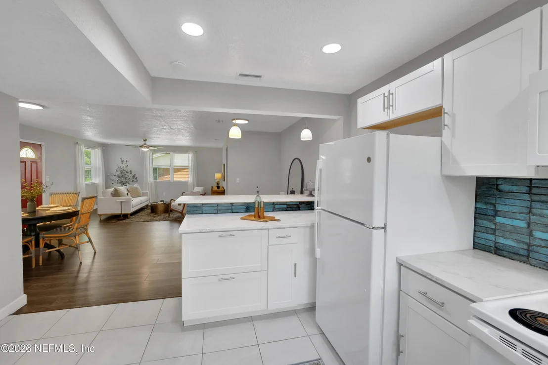 Photo of 5368 ROYCE Avenue