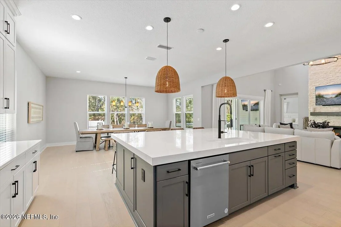 Photo of 616 SEAGROVE Drive