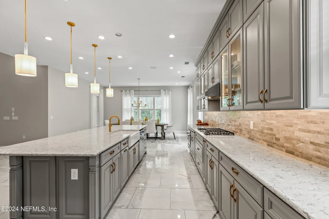 Photo of 10511 SILVERBROOK Trail