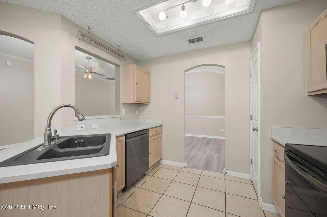 Photo of 312 SOUTHLAKE Drive